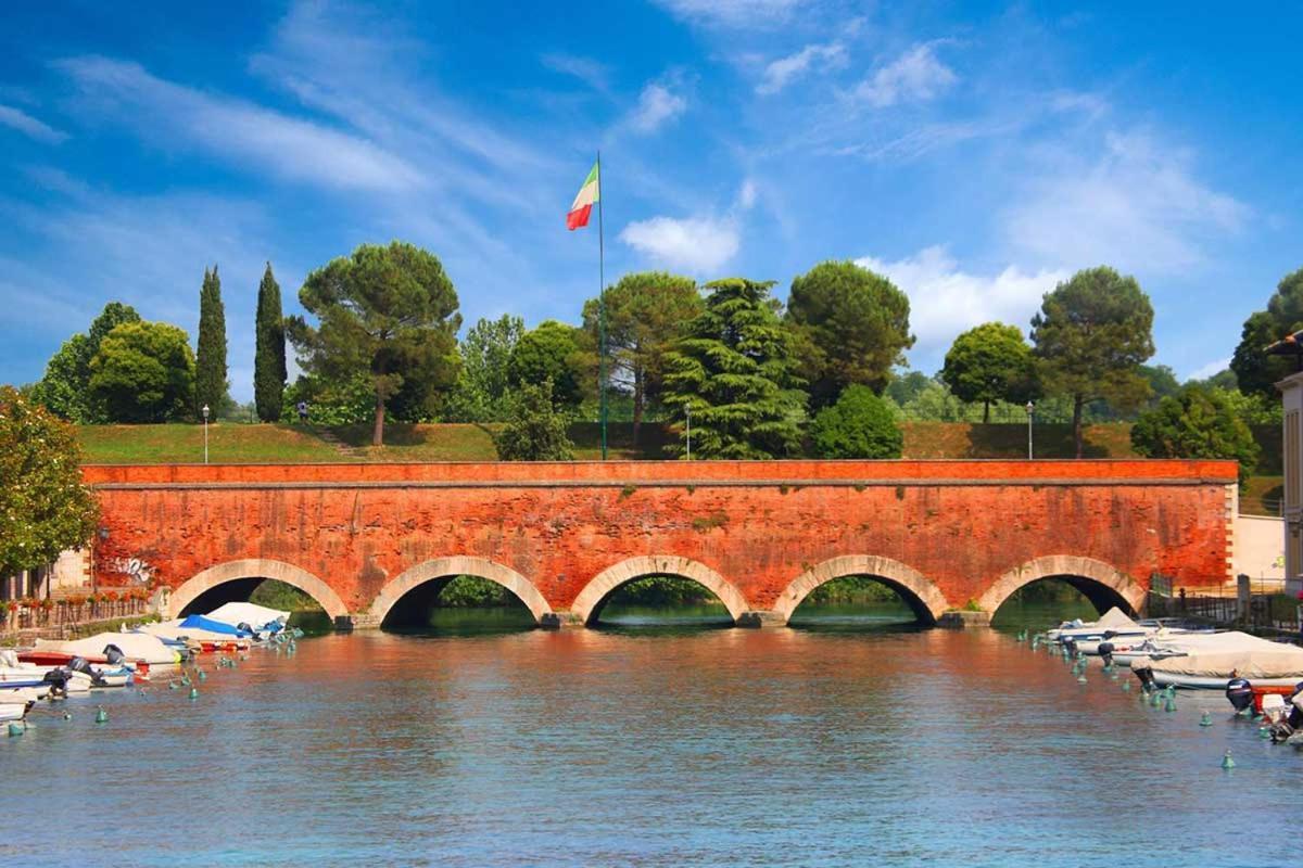 Fiori Sull'Acqua Apartments Peschiera del Garda Exteriér fotografie